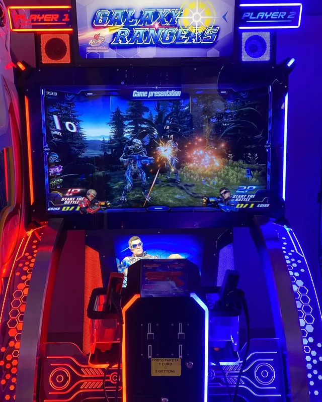 Videogioco arcade Galaxy Rangers a due postazioni con pistole ottiche